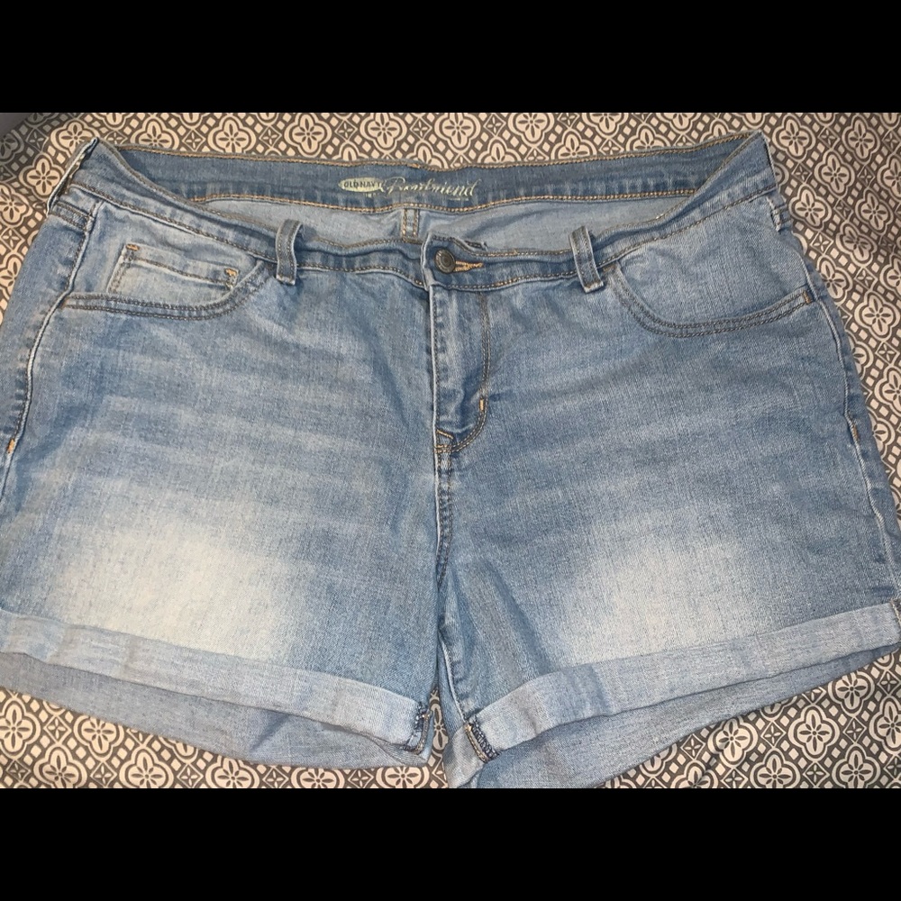 Old navy shorts size 14